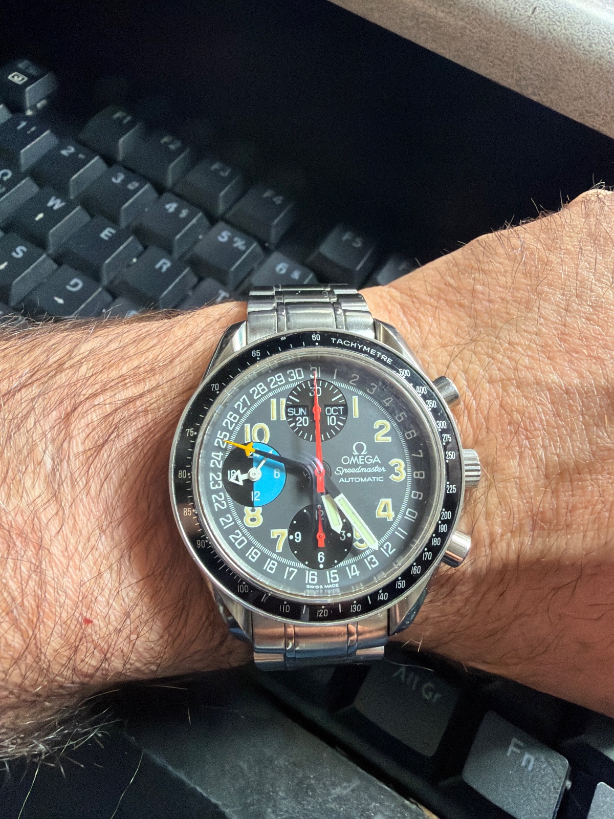 Omega Speedmaster Day-Date MK40 (árabes amarillos)